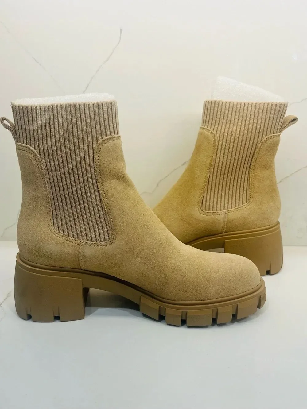 Steve Madden Hutch Chelsea Lug Sole Ankle Boots – Women’s Size 8